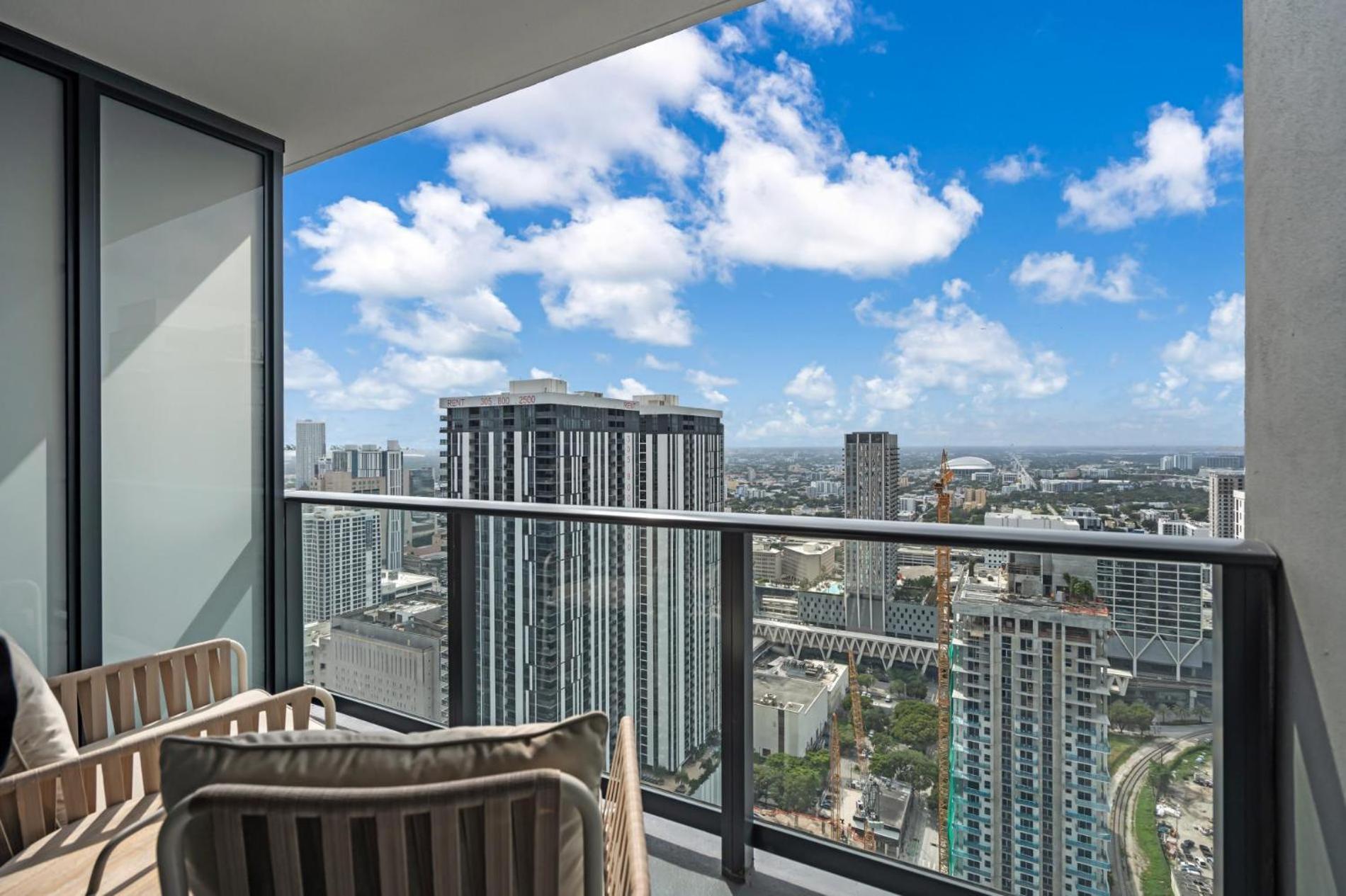 Modern 1Br Apartment With Breathtaking Views Heart Of Downtown Miami Exterior photo