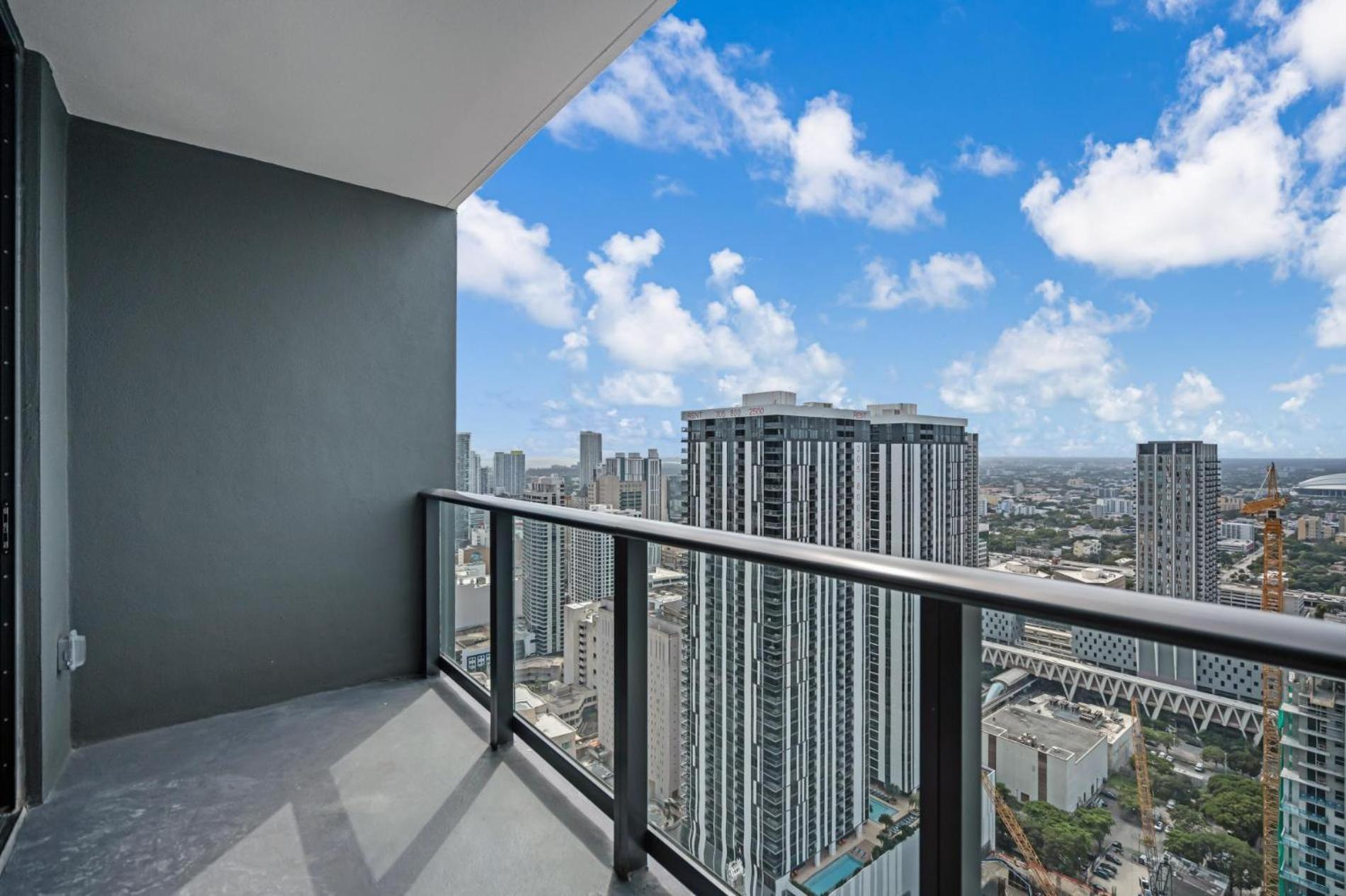 Modern 1Br Apartment With Breathtaking Views Heart Of Downtown Miami Exterior photo